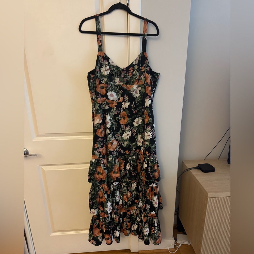 Abercrombie Ruffle Tiered Maxi Dress - Black Floral - Picture 6 of 10